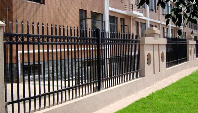 寧夏鋅鋼護欄(三道橫梁加花)5